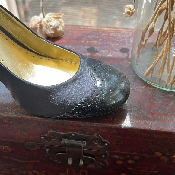 Coach - Picture 7 of 7